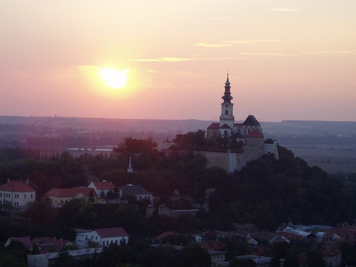 Hrad pri západe Slnka